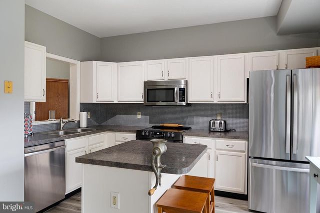 16 HIGHLAND CIR, Newark, DE 19713