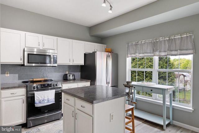 16 HIGHLAND CIR, Newark, DE 19713