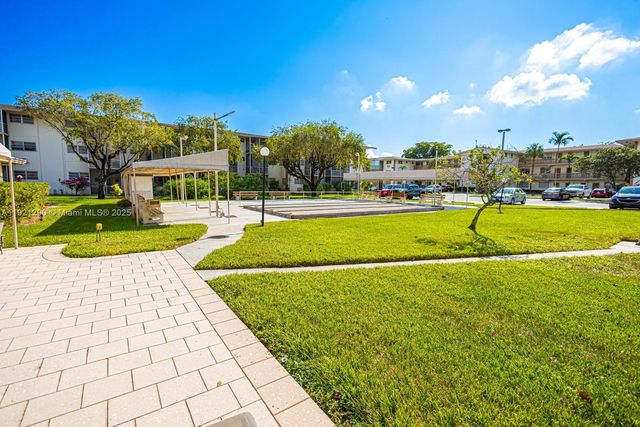 16790 NE 14th Ave 215, Miami, FL 33162