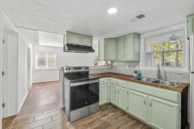 26604 Orchid Court, Huntsville, TX 77320