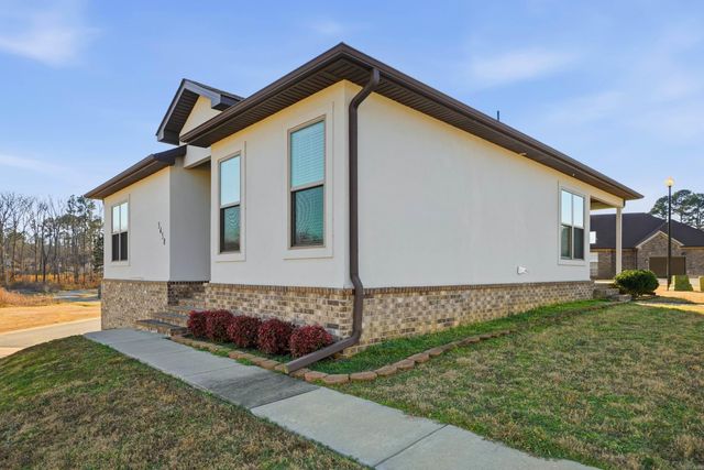 3458 Garden Club Dr, Bryant, AR 72022