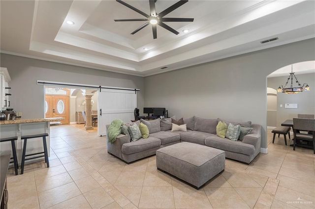 1611 E Mile 3 Road, Palmhurst, TX 78573