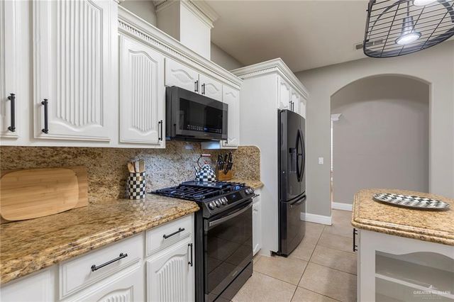 1611 E Mile 3 Road, Palmhurst, TX 78573