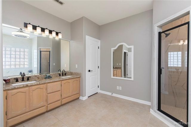 1611 E Mile 3 Road, Palmhurst, TX 78573