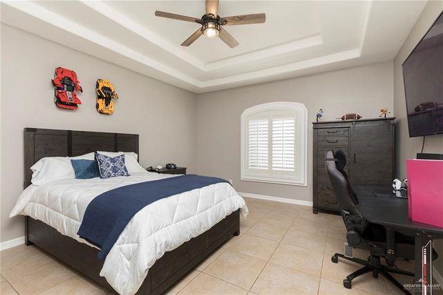 1611 E Mile 3 Road, Palmhurst, TX 78573