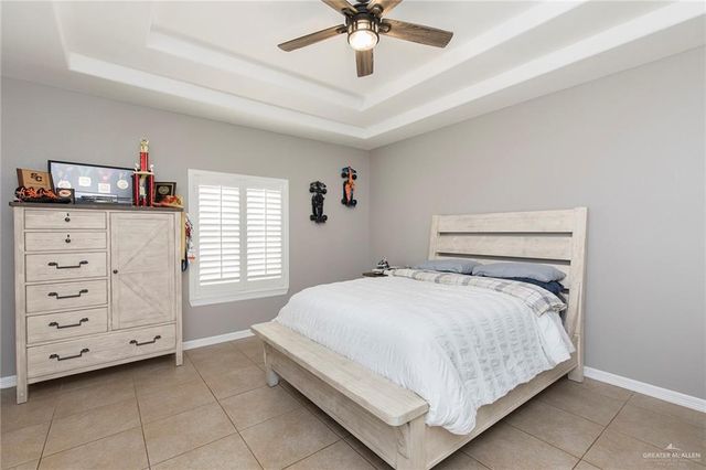 1611 E Mile 3 Road, Palmhurst, TX 78573