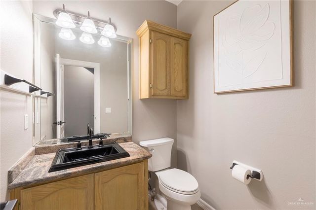 1611 E Mile 3 Road, Palmhurst, TX 78573