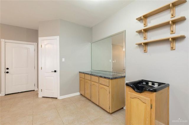 1611 E Mile 3 Road, Palmhurst, TX 78573