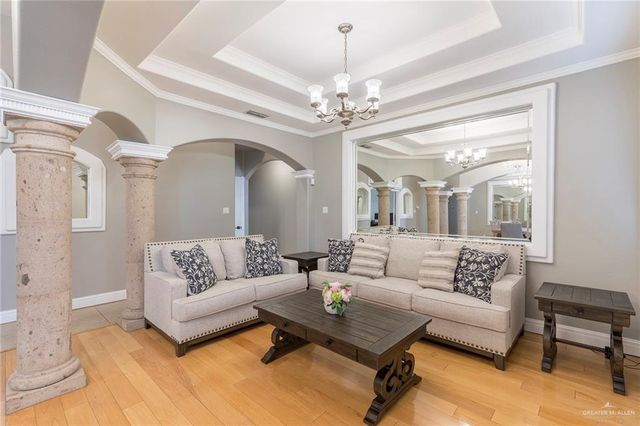 1611 E Mile 3 Road, Palmhurst, TX 78573