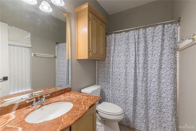 1611 E Mile 3 Road, Palmhurst, TX 78573