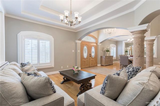 1611 E Mile 3 Road, Palmhurst, TX 78573