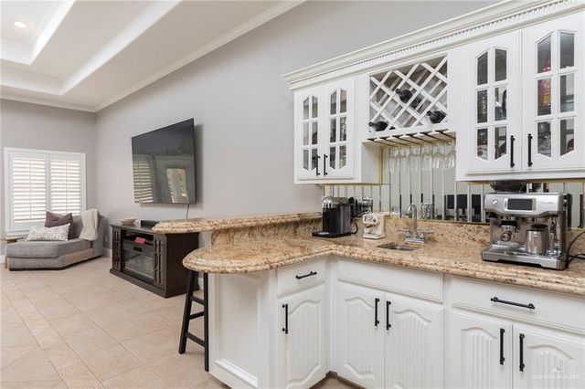 1611 E Mile 3 Road, Palmhurst, TX 78573