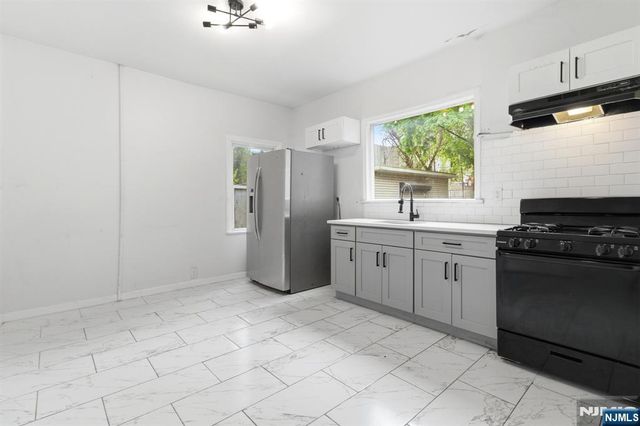 31 Hillman Street, Paterson, NJ 07522