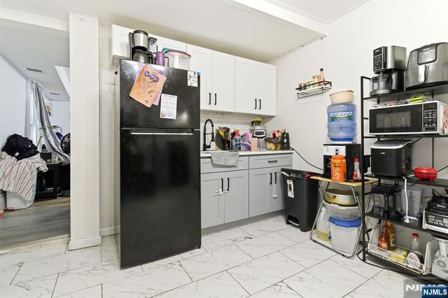 31 Hillman Street, Paterson, NJ 07522