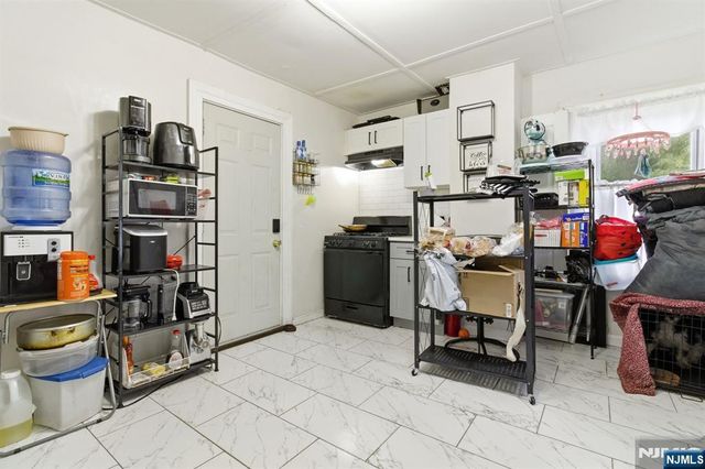 31 Hillman Street, Paterson, NJ 07522