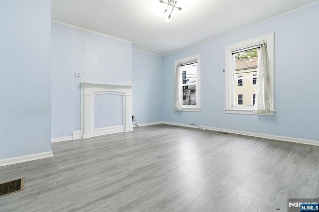 31 Hillman Street, Paterson, NJ 07522