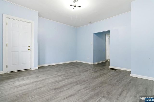 31 Hillman Street, Paterson, NJ 07522