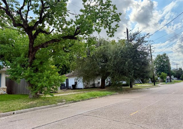 3420 Delano Street, Houston, TX 77004