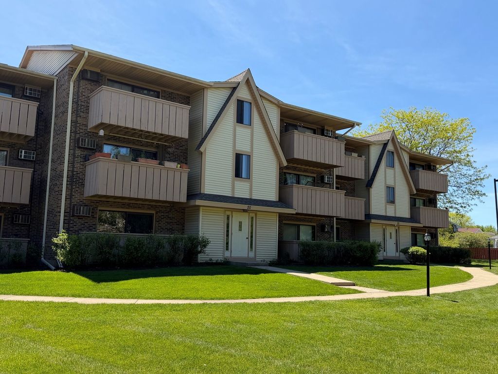 20 Echo Court 3, Vernon Hills, IL 60061