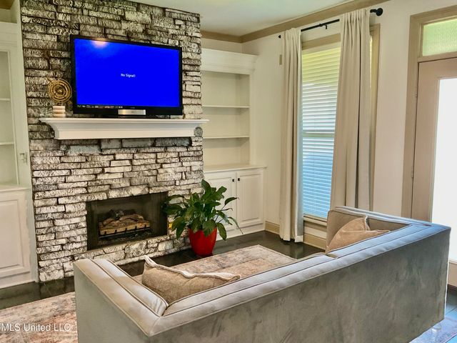 834 Creston Drive, Byram, MS 39272