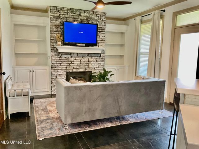 834 Creston Drive, Byram, MS 39272