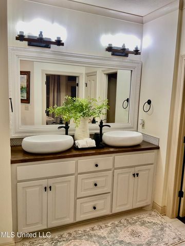 834 Creston Drive, Byram, MS 39272