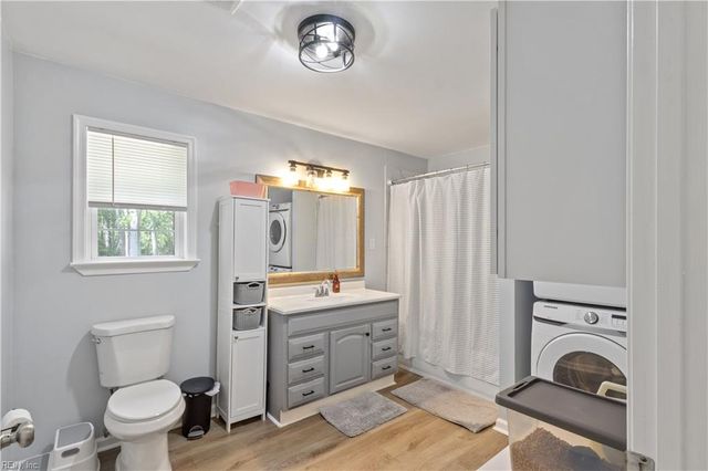 4238 Piney Swamp RD, Hayes, VA 23072