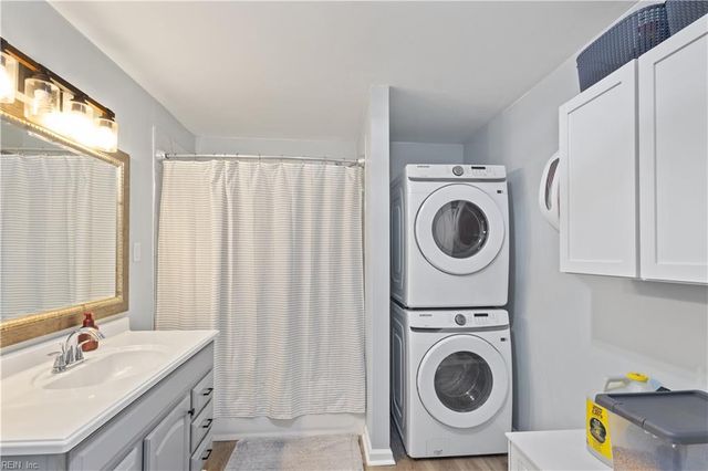 4238 Piney Swamp RD, Hayes, VA 23072