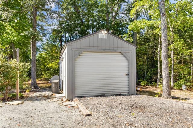 4238 Piney Swamp RD, Hayes, VA 23072