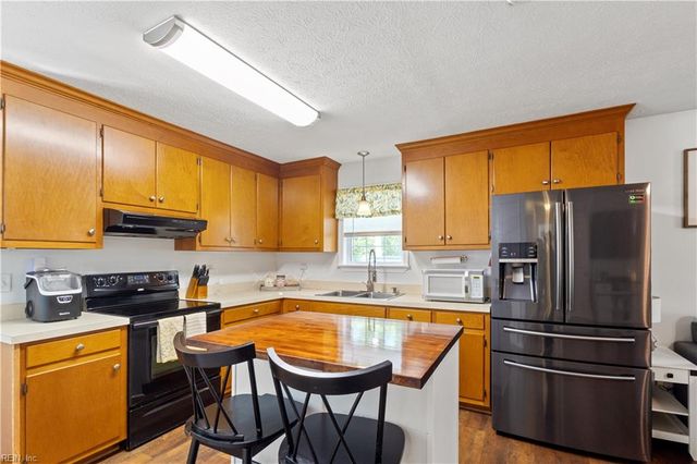 4238 Piney Swamp RD, Hayes, VA 23072