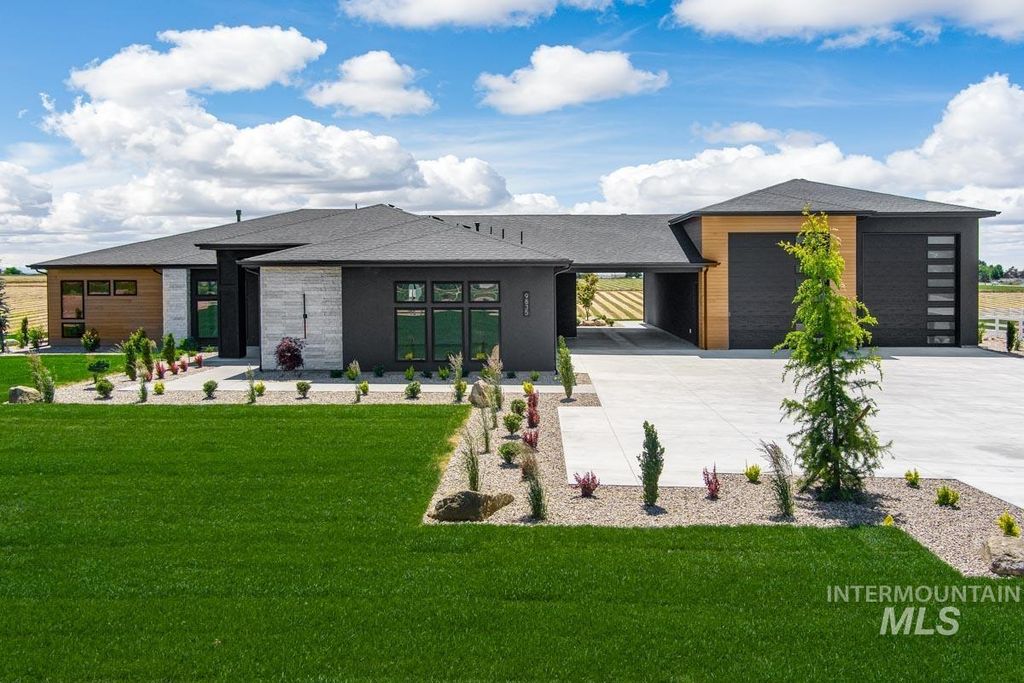 9835 Meadow Park Blvd, Middleton, ID 83644