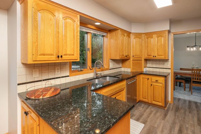 2033 Beacon Drive SW, Rochester, MN 55902