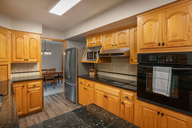 2033 Beacon Drive SW, Rochester, MN 55902