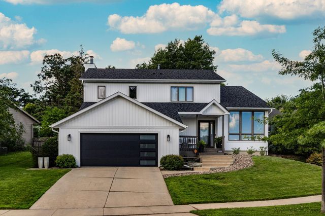 2033 Beacon Drive SW, Rochester, MN 55902