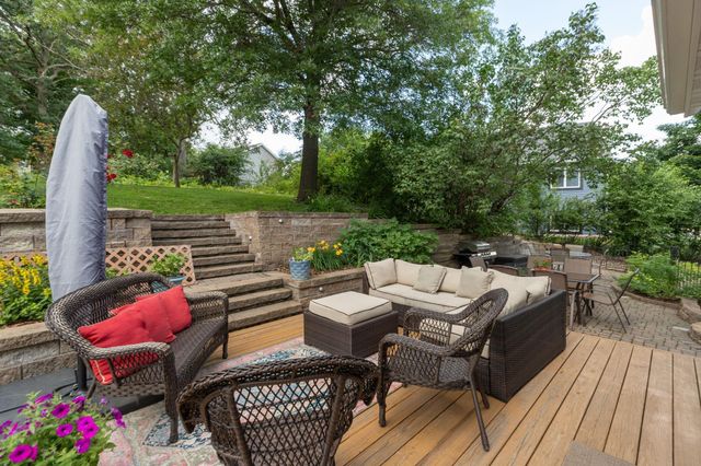 2033 Beacon Drive SW, Rochester, MN 55902