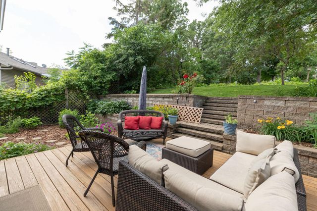 2033 Beacon Drive SW, Rochester, MN 55902