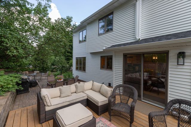 2033 Beacon Drive SW, Rochester, MN 55902