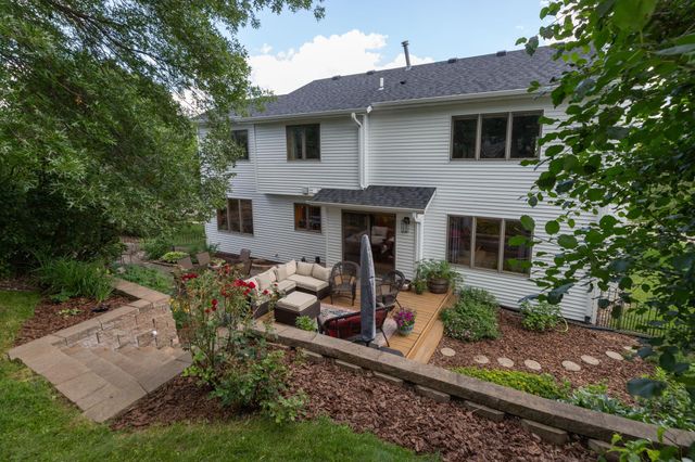 2033 Beacon Drive SW, Rochester, MN 55902