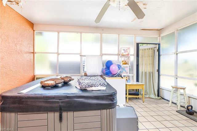 1219 SE 19th TER, Cape Coral, FL 33990