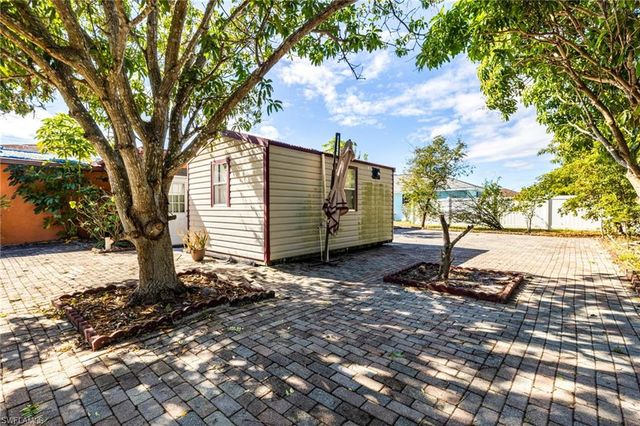 1219 SE 19th TER, Cape Coral, FL 33990