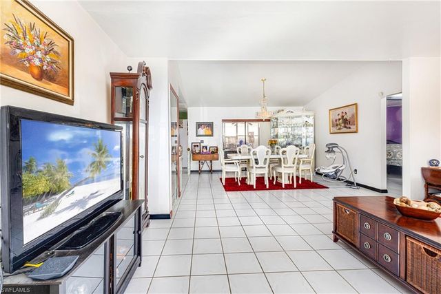 1219 SE 19th TER, Cape Coral, FL 33990