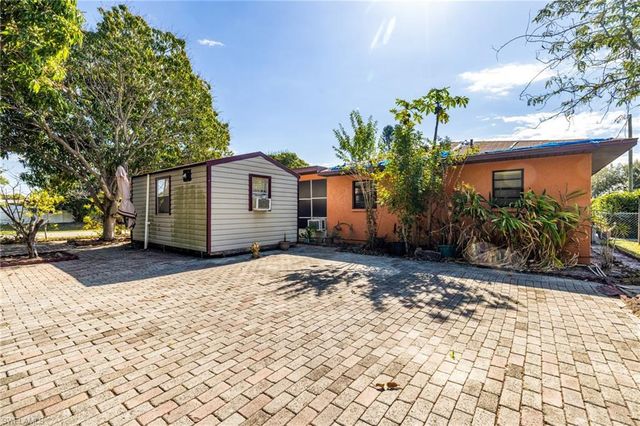 1219 SE 19th TER, Cape Coral, FL 33990