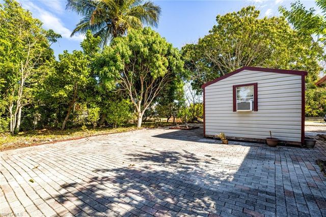 1219 SE 19th TER, Cape Coral, FL 33990