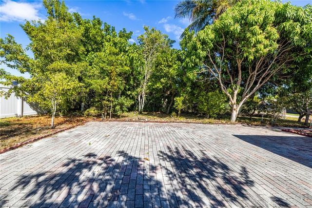 1219 SE 19th TER, Cape Coral, FL 33990