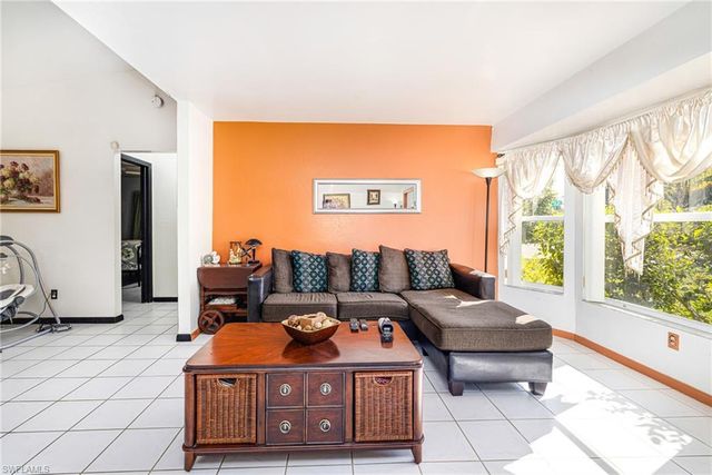 1219 SE 19th TER, Cape Coral, FL 33990