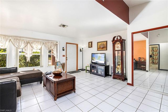 1219 SE 19th TER, Cape Coral, FL 33990