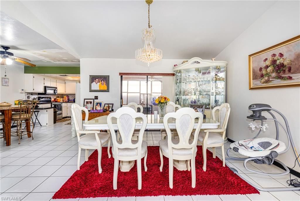 Image 12 of property listing at 1219 SE 19th TER, Cape Coral, FL 33990