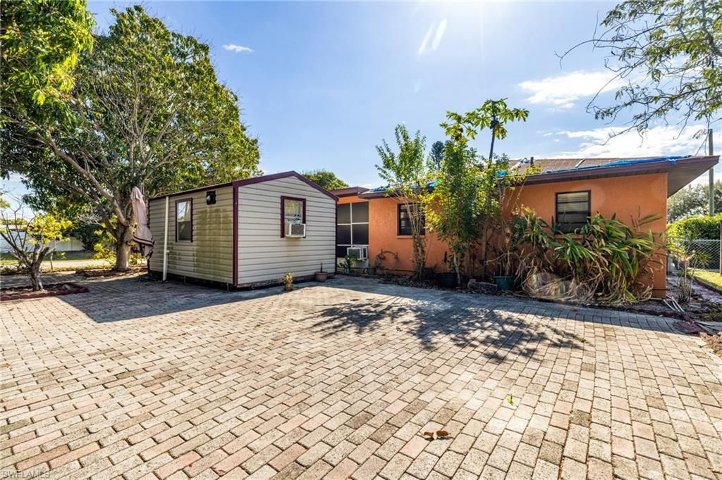 Image 30 of property listing at 1219 SE 19th TER, Cape Coral, FL 33990