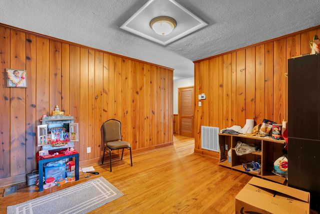 1417 Fernwood Glendale Road, Spartanburg, SC 29307