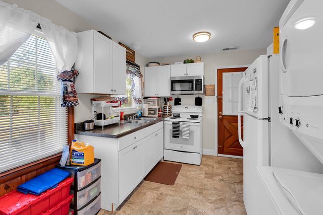 1417 Fernwood Glendale Road, Spartanburg, SC 29307